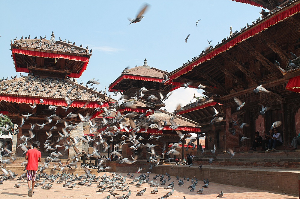 distracted-pulsating-city-kathmandu-nepal