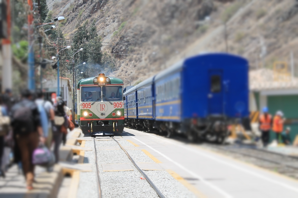 Inca Rail Scenic Train Ride to Machu Picchu Peru - Review 