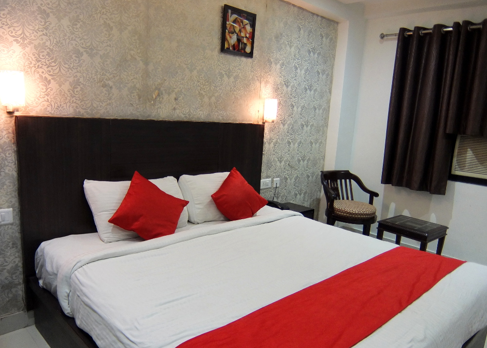 Hotel Room - Hotel The Idea Inn - Agra, India - Review