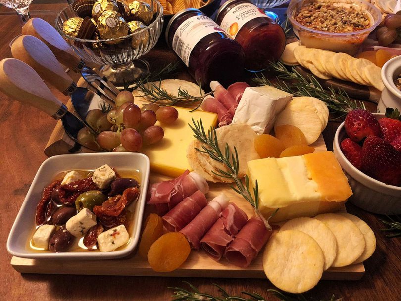 Local Kiwi Eats and Treats 20 MustTry New Zealand Food and Drinks