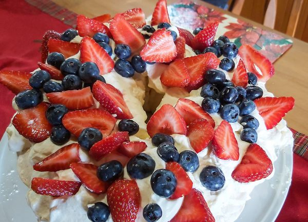 New Zealand Christmas Pavlova Recipe - Mismatched Passports